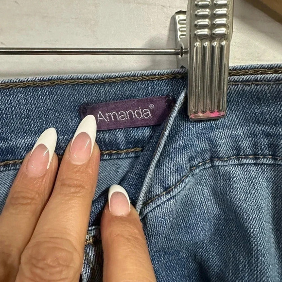 Gloria Vanderbilt Amanda Cropped Jeans Size 16 - Picture 6 of 6